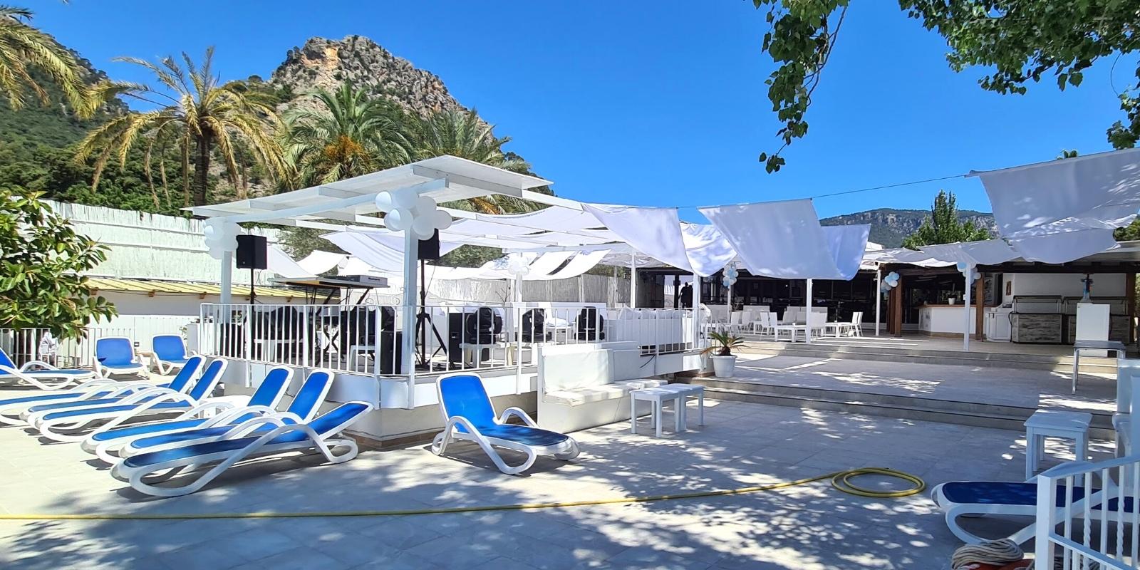 Poolside bar and terrace