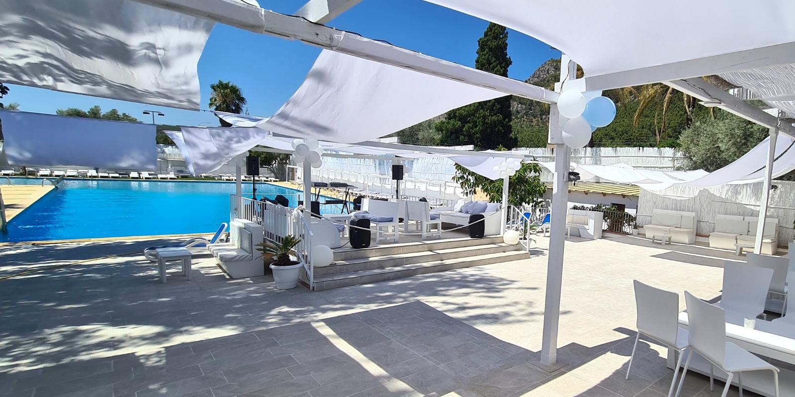 Pool and Serra de Tramuntana backdrop
